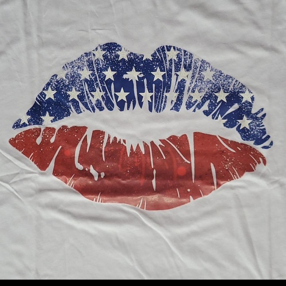 Patriotic Lips Graphic T-shirt  Short-sleeve  White  Women's XL  NEW
